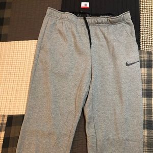 Nike therma-fit sweatpants